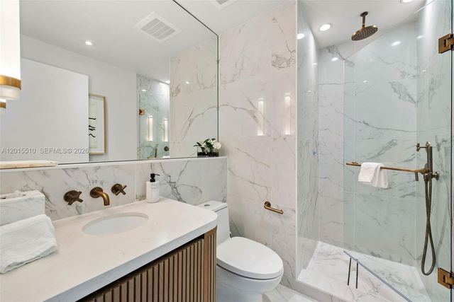 525 N Fort Lauderdale Beach Blvd 702, Fort Lauderdale, FL 33304