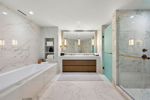 525 N Fort Lauderdale Beach Blvd 702, Fort Lauderdale, FL 33304