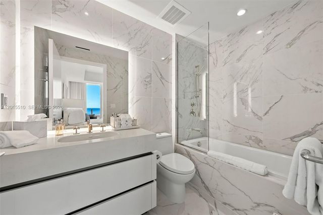525 N Fort Lauderdale Beach Blvd 702, Fort Lauderdale, FL 33304