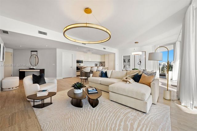 525 N Fort Lauderdale Beach Blvd 702, Fort Lauderdale, FL 33304