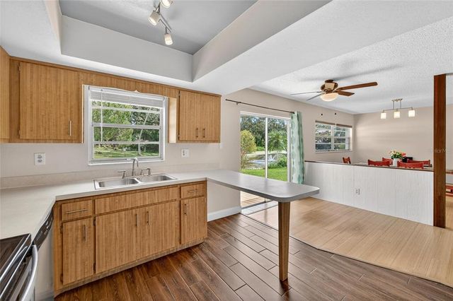 1949 N HIGHLAND AVENUE, Clearwater, FL 33755
