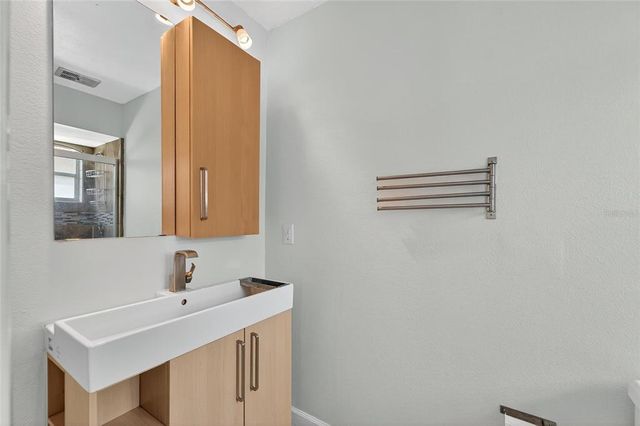 1949 N HIGHLAND AVENUE, Clearwater, FL 33755