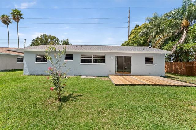 1949 N HIGHLAND AVENUE, Clearwater, FL 33755