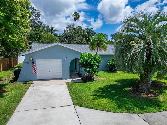 1949 N HIGHLAND AVENUE, Clearwater, FL 33755