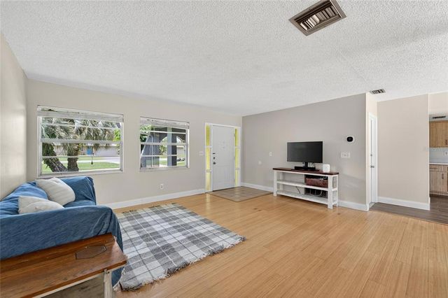 1949 N HIGHLAND AVENUE, Clearwater, FL 33755