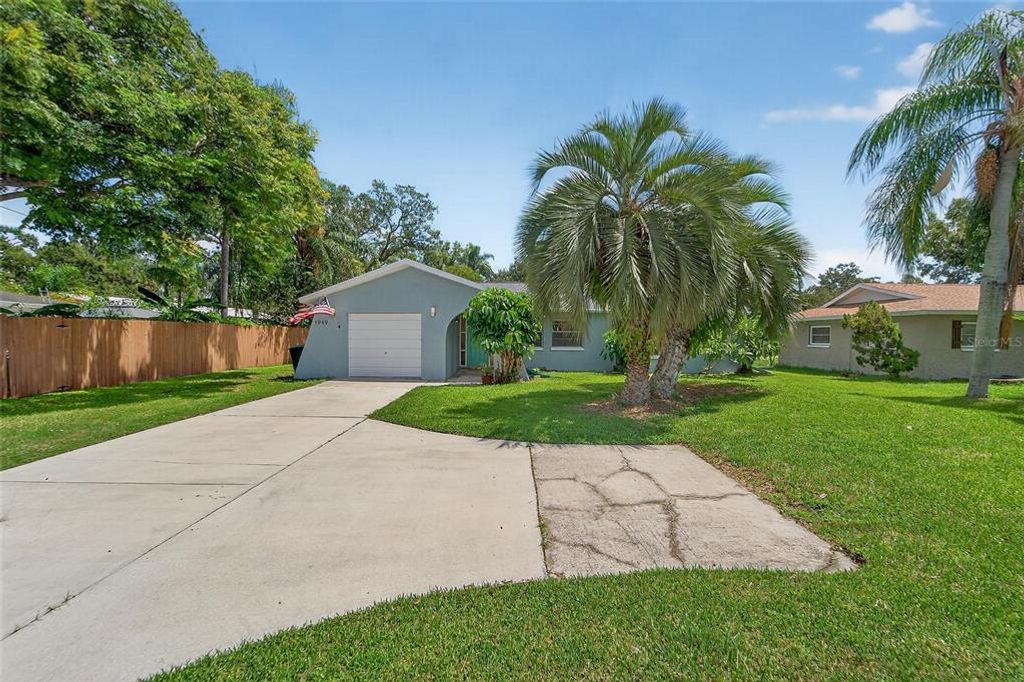 1949 N HIGHLAND AVENUE, Clearwater, FL 33755
