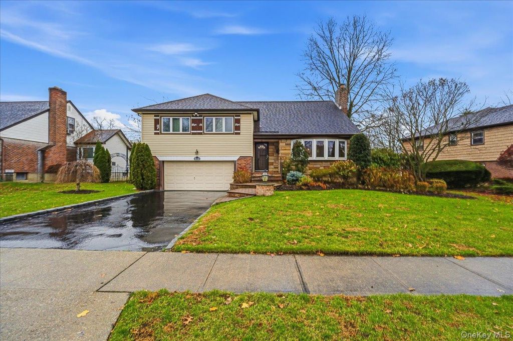 816 Pepperidge Road, Westbury, NY 11590