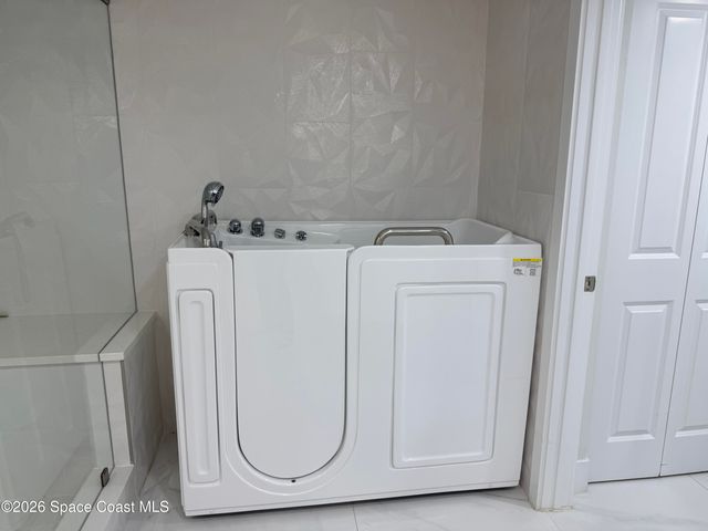 3223 S Atlantic Avenue 605, Cocoa Beach, FL 32931