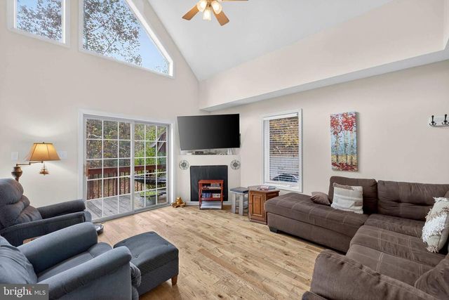 575 CREEKVIEW LN, Berkeley Springs, WV 25411
