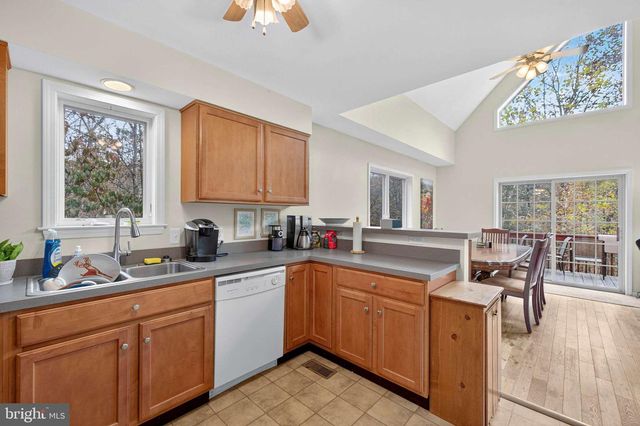 575 CREEKVIEW LN, Berkeley Springs, WV 25411