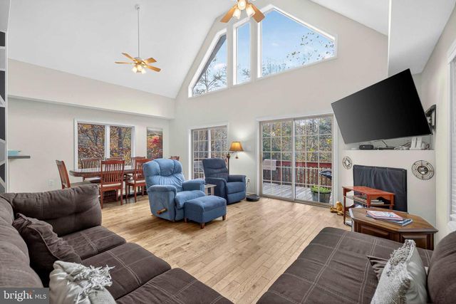 575 CREEKVIEW LN, Berkeley Springs, WV 25411