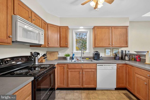 575 CREEKVIEW LN, Berkeley Springs, WV 25411