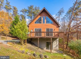 575 CREEKVIEW LN, Berkeley Springs, WV 25411