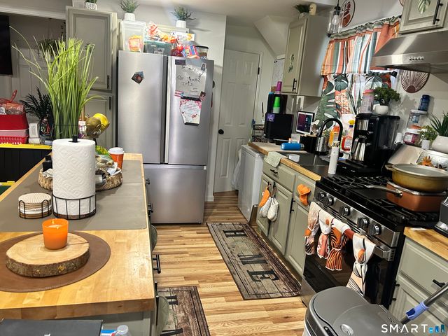 2 Simpson Street, Hartford, CT 06112