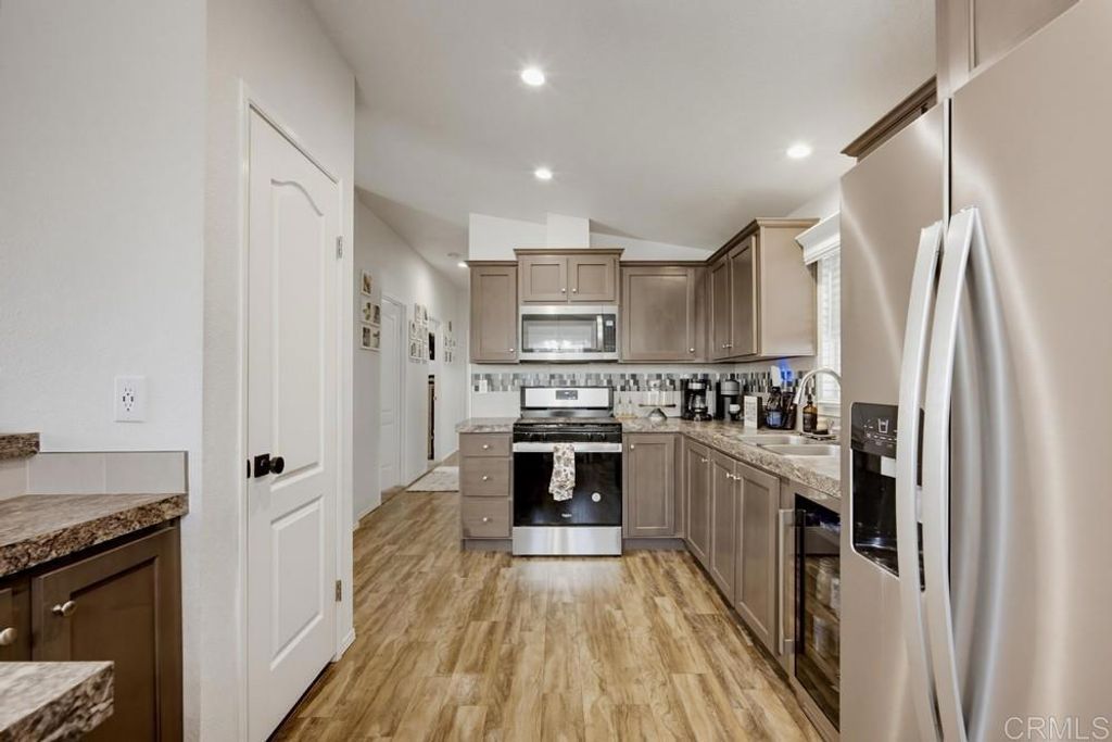 Image 11 of property listing at 1512 E 5Th Street SPC 95, Ontario, CA 91764