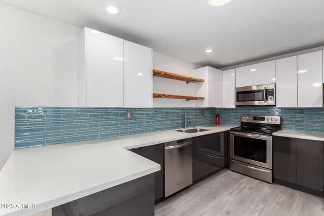 3329 E PALM Lane, Phoenix, AZ 85008