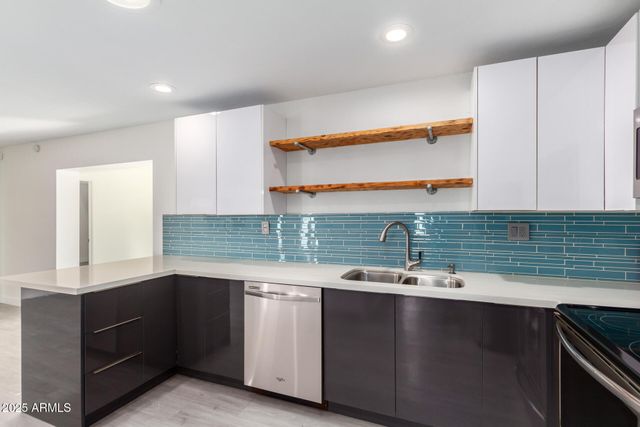 3329 E PALM Lane, Phoenix, AZ 85008