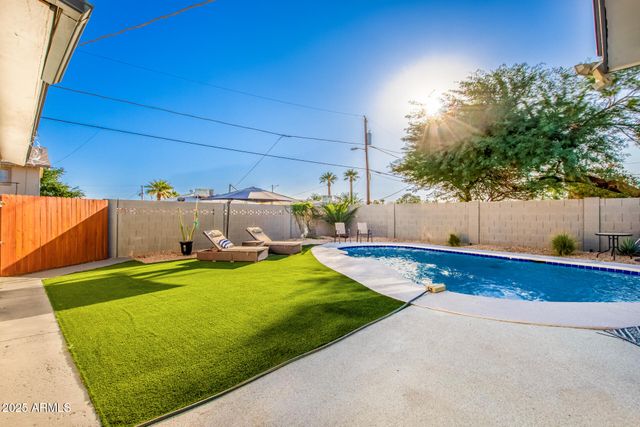3329 E PALM Lane, Phoenix, AZ 85008