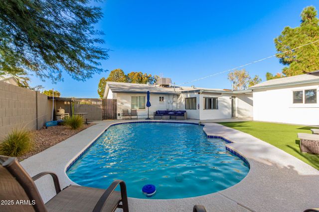 3329 E PALM Lane, Phoenix, AZ 85008