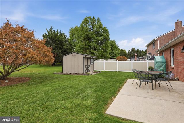 9 DARTMOUTH DR, Hagerstown, MD 21742