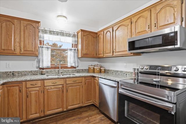 9 DARTMOUTH DR, Hagerstown, MD 21742