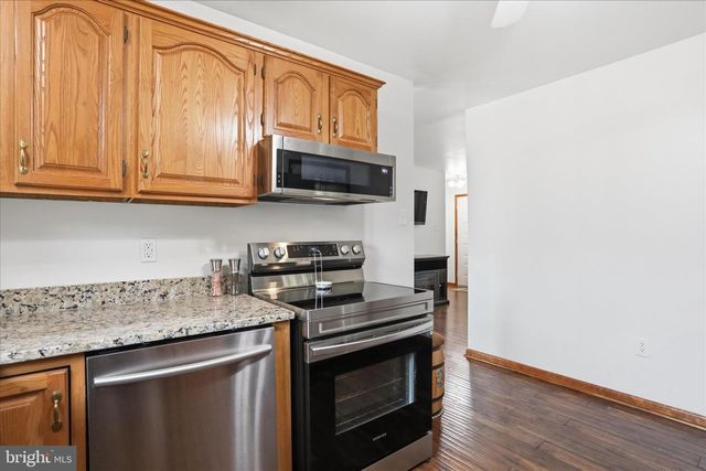 9 DARTMOUTH DR, Hagerstown, MD 21742