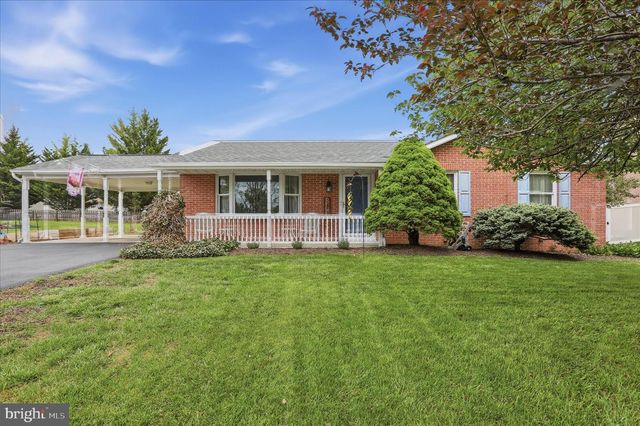 9 DARTMOUTH DR, Hagerstown, MD 21742