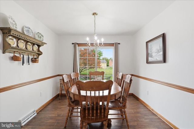9 DARTMOUTH DR, Hagerstown, MD 21742