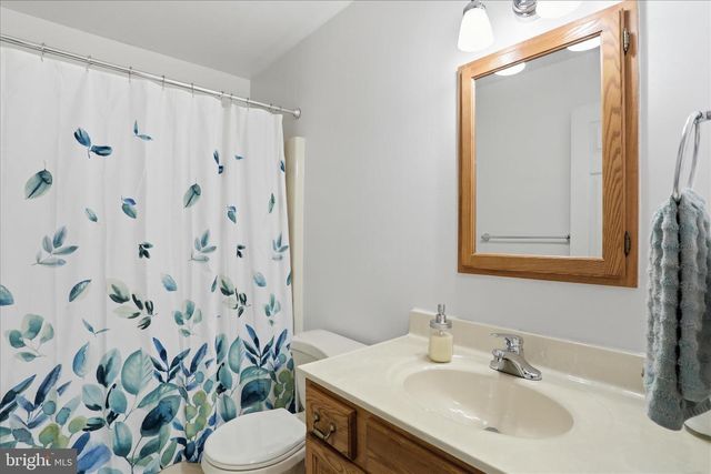 9 DARTMOUTH DR, Hagerstown, MD 21742