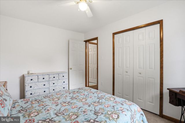 9 DARTMOUTH DR, Hagerstown, MD 21742