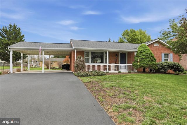 9 DARTMOUTH DR, Hagerstown, MD 21742