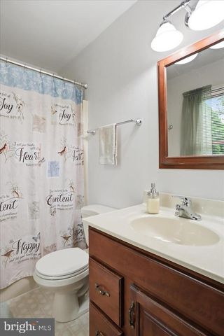 9 DARTMOUTH DR, Hagerstown, MD 21742