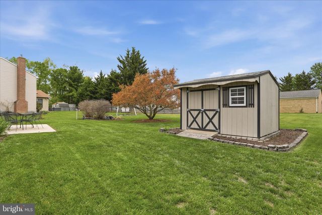 9 DARTMOUTH DR, Hagerstown, MD 21742