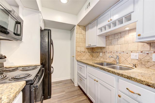 10202 Forum Park Drive 256, Houston, TX 77036