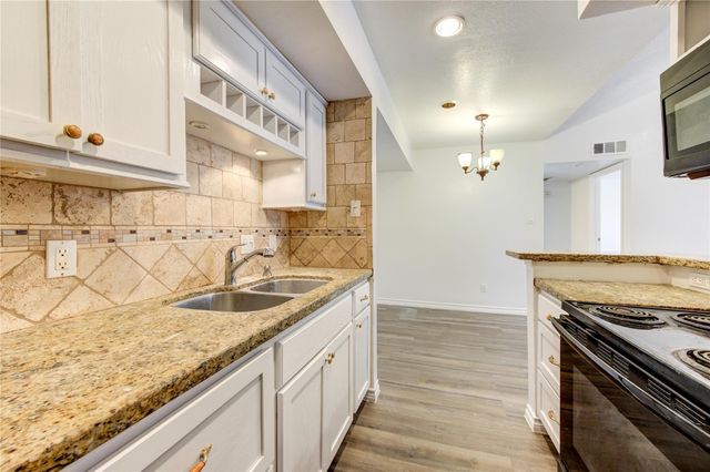 10202 Forum Park Drive 256, Houston, TX 77036