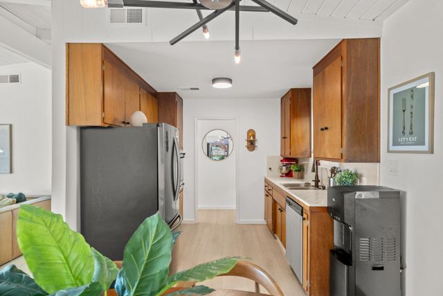 140 Rio Camino St, Auburn, CA 95603