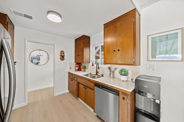 140 Rio Camino St, Auburn, CA 95603