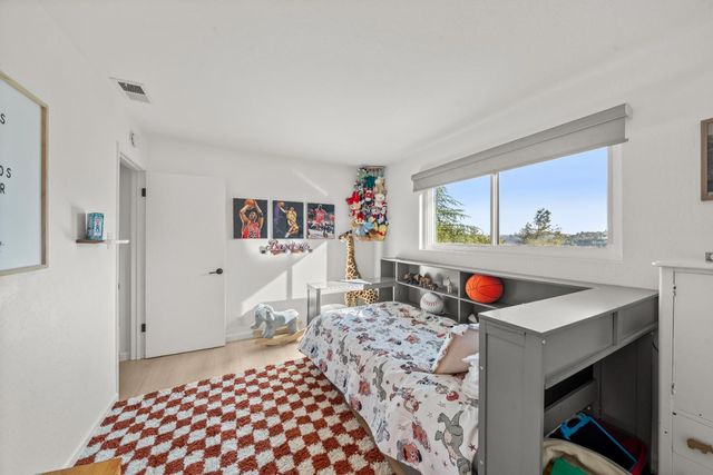 140 Rio Camino St, Auburn, CA 95603