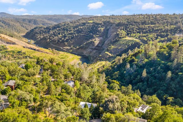 140 Rio Camino St, Auburn, CA 95603