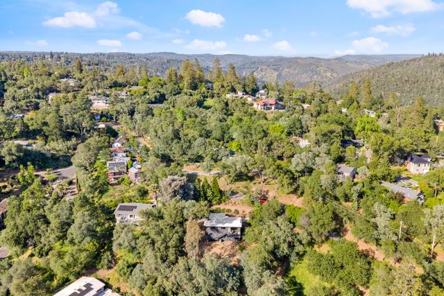 140 Rio Camino St, Auburn, CA 95603