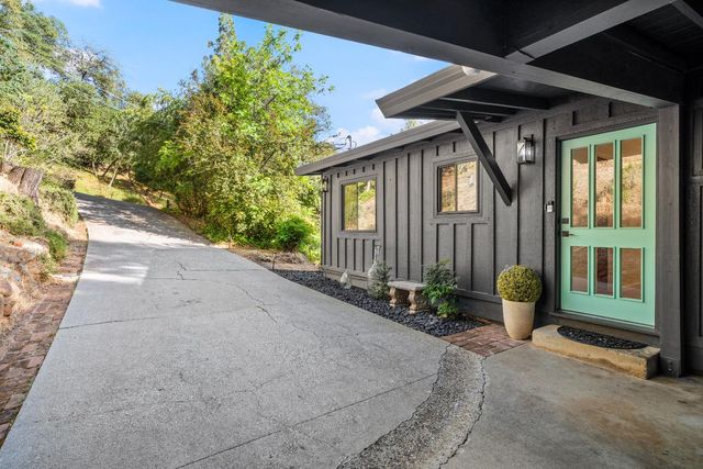 140 Rio Camino St, Auburn, CA 95603