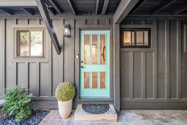 140 Rio Camino St, Auburn, CA 95603