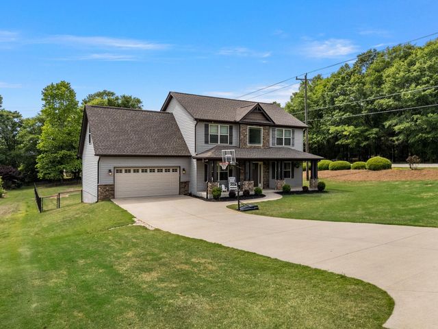 104 Long Creek Ct, Inman, SC 29349