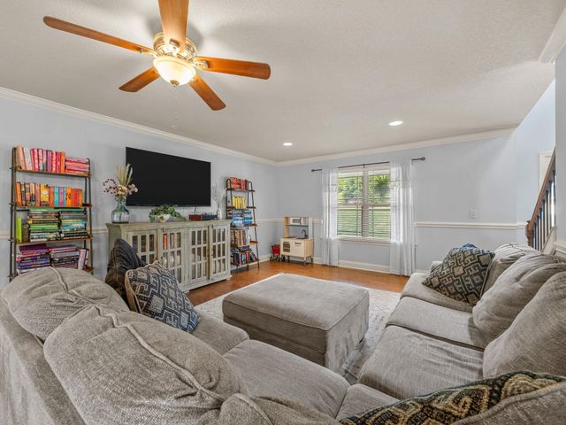 104 Long Creek Ct, Inman, SC 29349