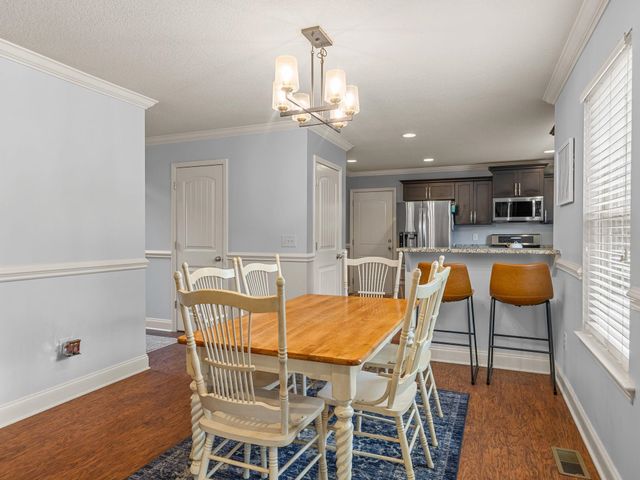 104 Long Creek Ct, Inman, SC 29349