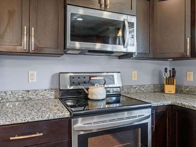 104 Long Creek Ct, Inman, SC 29349