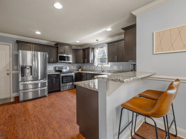 104 Long Creek Ct, Inman, SC 29349