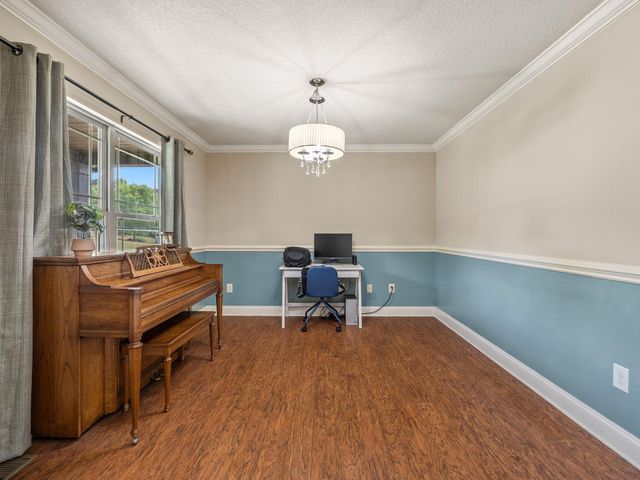 104 Long Creek Ct, Inman, SC 29349