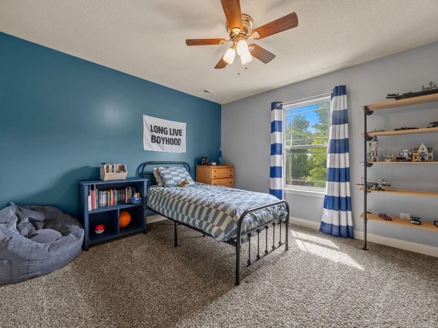 104 Long Creek Ct, Inman, SC 29349