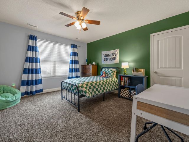104 Long Creek Ct, Inman, SC 29349